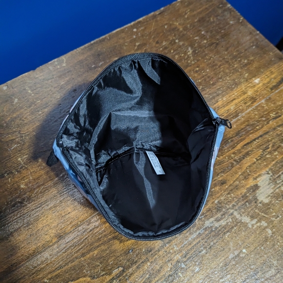 Cosmetic bag llama design - Picture 6 of 6